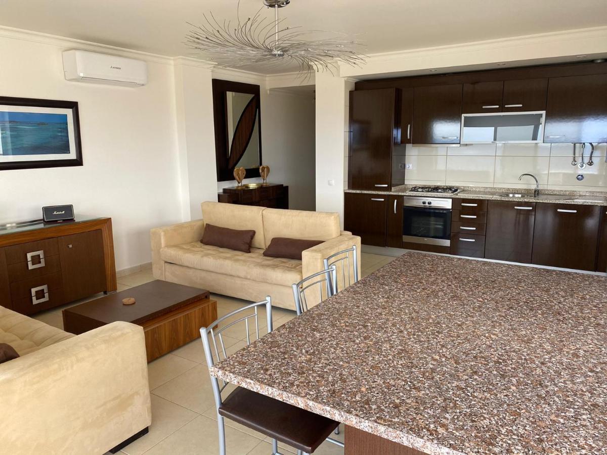 Luna - Airco - Sea View - First Line - Own Parking Armacao de Pera Luaran gambar